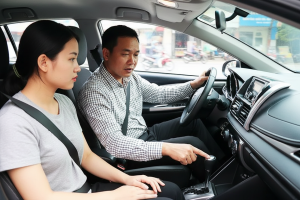 Học lái xe ô tô