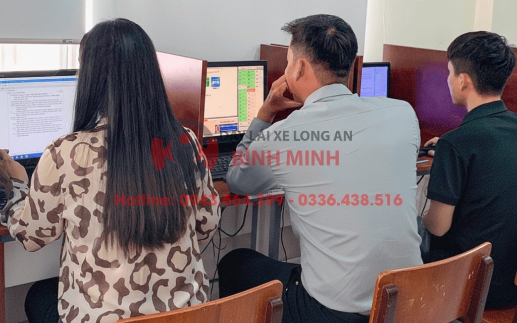 Học Lái Xe Ô Tô TPHCM Giá Bao Nhiêu